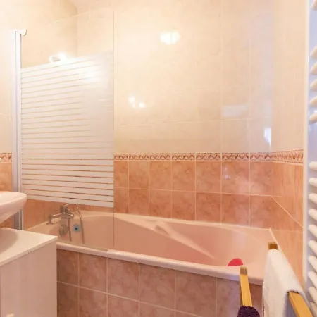 Holiday home Gite Nebouzat, 4 Pieces, 6 Personnes - Fr-1-630-278 *
