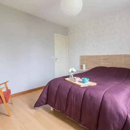 Holiday home Gite Nebouzat, 4 Pieces, 6 Personnes - Fr-1-630-278 Nebouzat