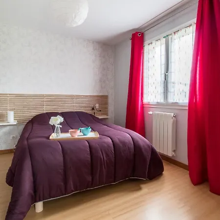 Holiday home Gite Nebouzat, 4 Pieces, 6 Personnes - Fr-1-630-278 Nebouzat