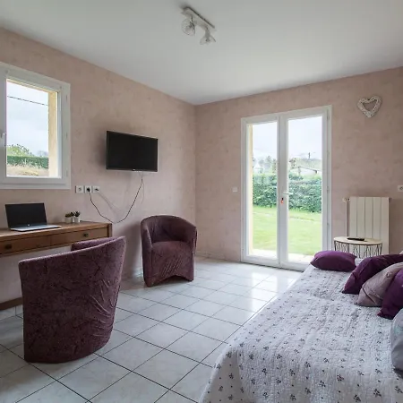 Holiday home Gite Nebouzat, 4 Pieces, 6 Personnes - Fr-1-630-278 *